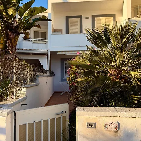 Casa Rotonda Serena A 300 M Dalle Spiagge リド・マリーニ